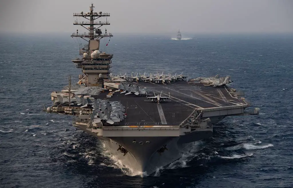 EuropaPress_3437233_17_november_2020_---_the_aircraft_carrier_uss_nimitz_cvn_68_steams_ahead_of