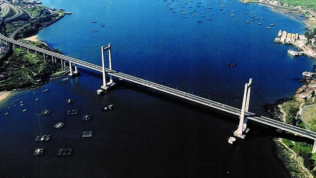 AP-9 sobre a ponte de Rande da ponte de Rande entre os concellos de Redondela e Vilaboa.