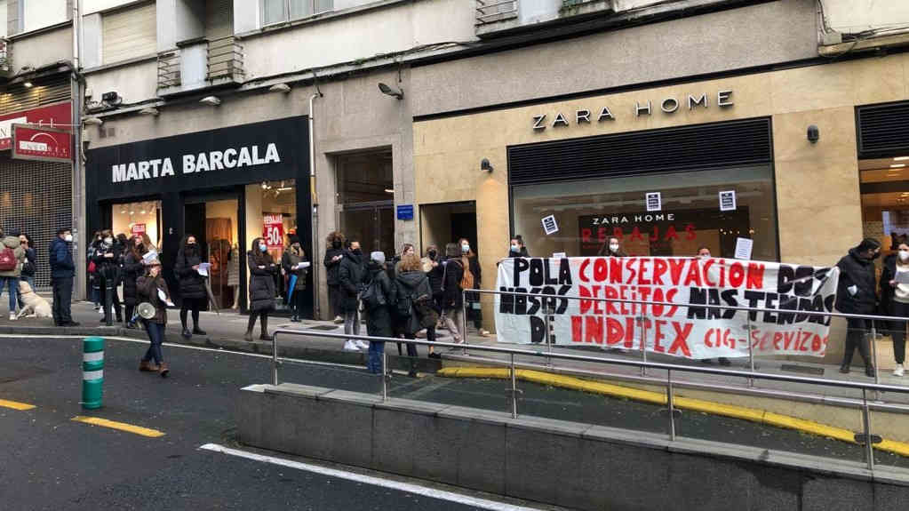 Concentración o pasado 22 de xaneiro diante da tenda de Zara Home en Compostela (Nós Diario)