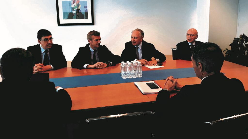 O vicepresidente Rueda con directivos de Luckia. (Foto: Europa Press)