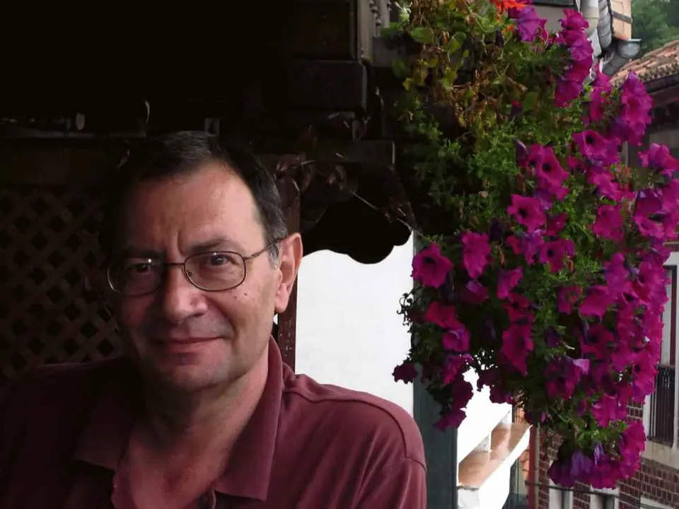 O fil&oacute;sofo Francisco Sampedro, un dos autores que participan no volume.