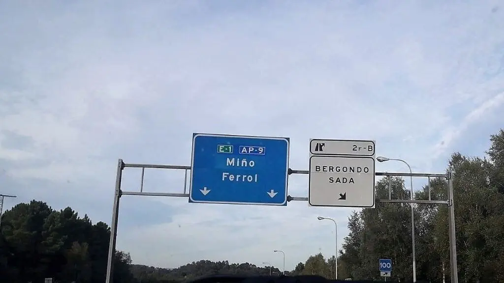 Imaxe de arquivo da sinalizaci&oacute;n na autoestrada. (Foto: Europa Press)