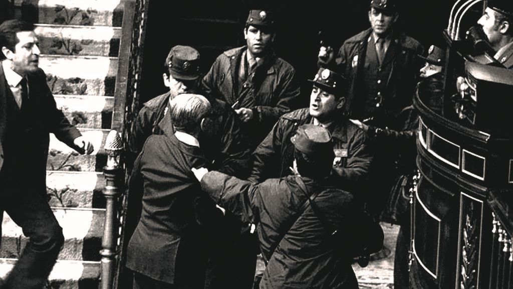 Gardas civís no Congreso dos Deputados durante o 23 de febreiro de 1981. (Foto: RTVE)
