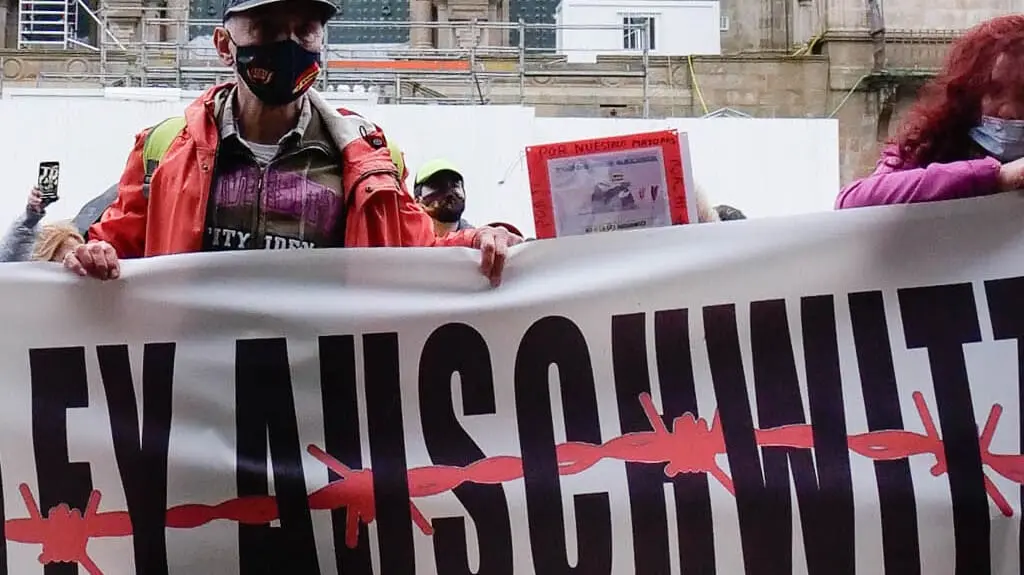 A marcha conclu&iacute;u na Praza do Obradoiro (Foto: Arxina).