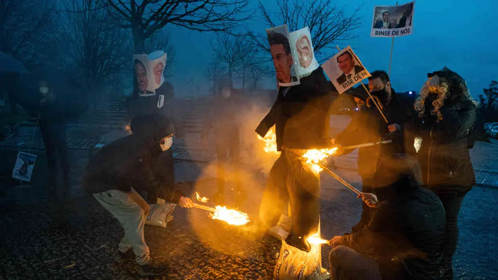 Protesta da hostalar&iacute;a o pasado 16 de febreiro diante da residencia do presidente da Xunta en Monte P&iacute;o, Compostela (Arquivo-Arxina)