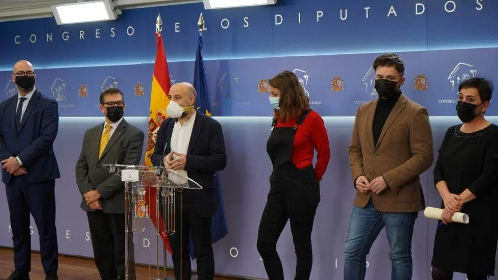 As forzas soberanistas nunha comparecencia no Congreso. (Foto: Europa Press)