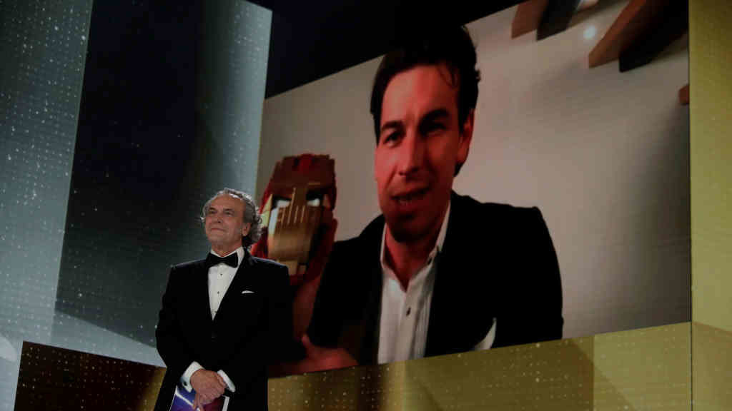 Mario Casas, mellor actor protagonista dos premios Goya 2021 (Miguel Córdoba / Academia de Cine)
