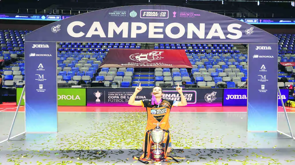 Peque arela levantar a Liga como &uacute;ltimo t&iacute;tulo coa escuadra galega. (Foto: Pescados Rub&eacute;n Burela).
