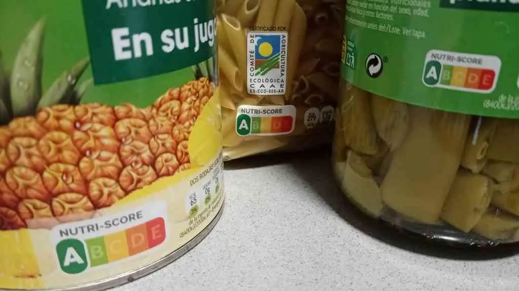 Alimentos co etiquetado Nutriscore (Foto: Xo&aacute;n Roberes).