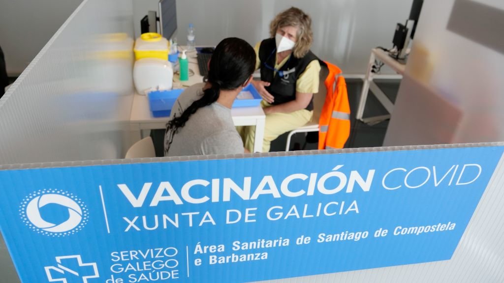 Galiza iniciou a campaña de vacinación de 50 a 55. (Foto: Arxina).