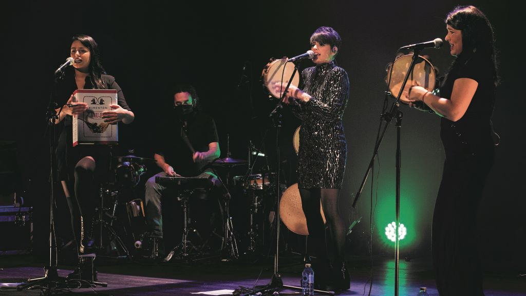 Aída Tarrío, Isaac Palacín, Olaia Maneiro e Sabela Maneiro nun concerto en Mos. (Foto: Gloria Montenegro)