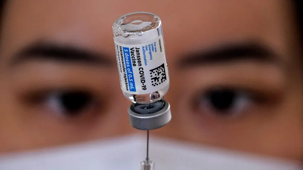 Vial da vacina de Janssen, desenvolvida por Johnson & Johnson. (Foto: Ringo Chiu/ZUMA Wir).