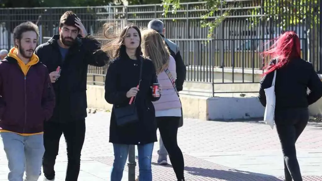 Os incentivos ao atraso da xubilaci&oacute;n limitan a&iacute;nda m&aacute;is as oportunidades da xente m&aacute;is nova de acceder ao mercado laboral (Foto: Marta Fern&aacute;ndez / Europa Press).