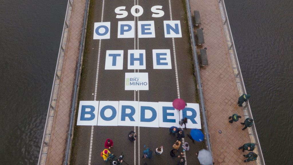 Imaxe dun acto reivindicativo na fronteira. (Foto: Deputación de Pontevedra)