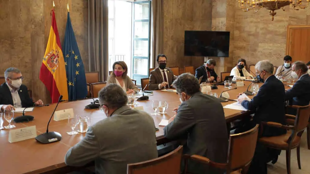 Mesa de di&aacute;logo de ENCE no Ministerio de Transici&oacute;n ecol&oacute;xica.(Ministerio para a Transici&oacute;n Ecol&oacute;xica).
