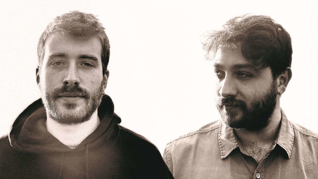 Alexandre Brea e Álvaro Toimil lanzaron ‘A poesía está morta’. (Foto: Nós Diario)