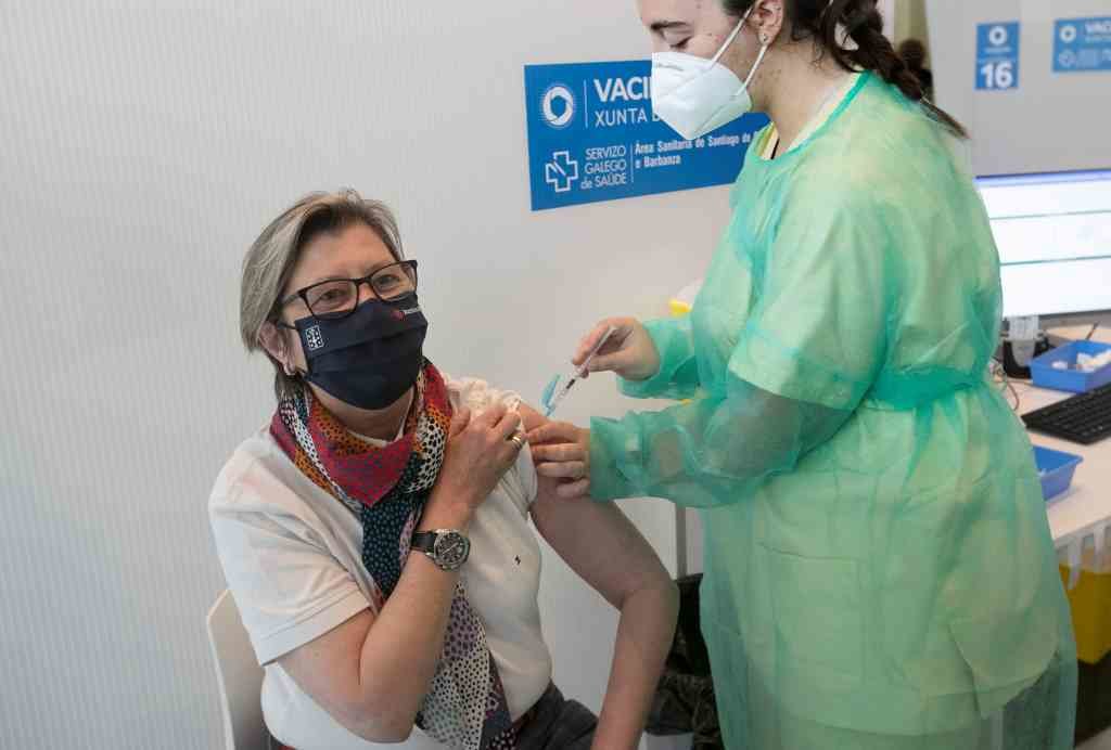 Rosa Quintana foi vacinada na Cidade da Cultura (Imaxe: Xunta da Galiza)