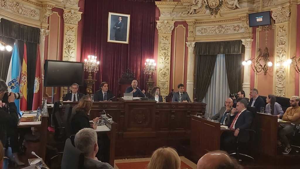 Pleno do Concello de Ourense, en marzo de 2020, antes da pandemia (Foto: Europa Press).