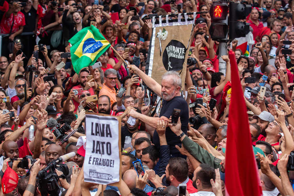 Celebración popular con Lula despois da súa liberación en novembro de 2019. (Foto: Paulo Lopes / Zuma Wire / Dpa)