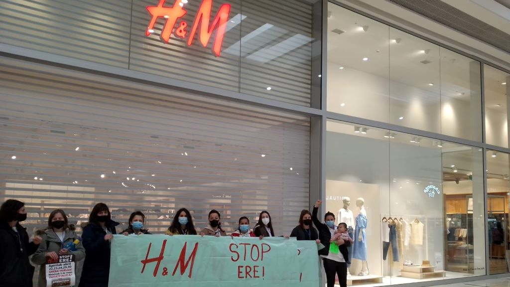 Protesta noutro H&M do Estado español. (Foto: Ela / Europa Press)