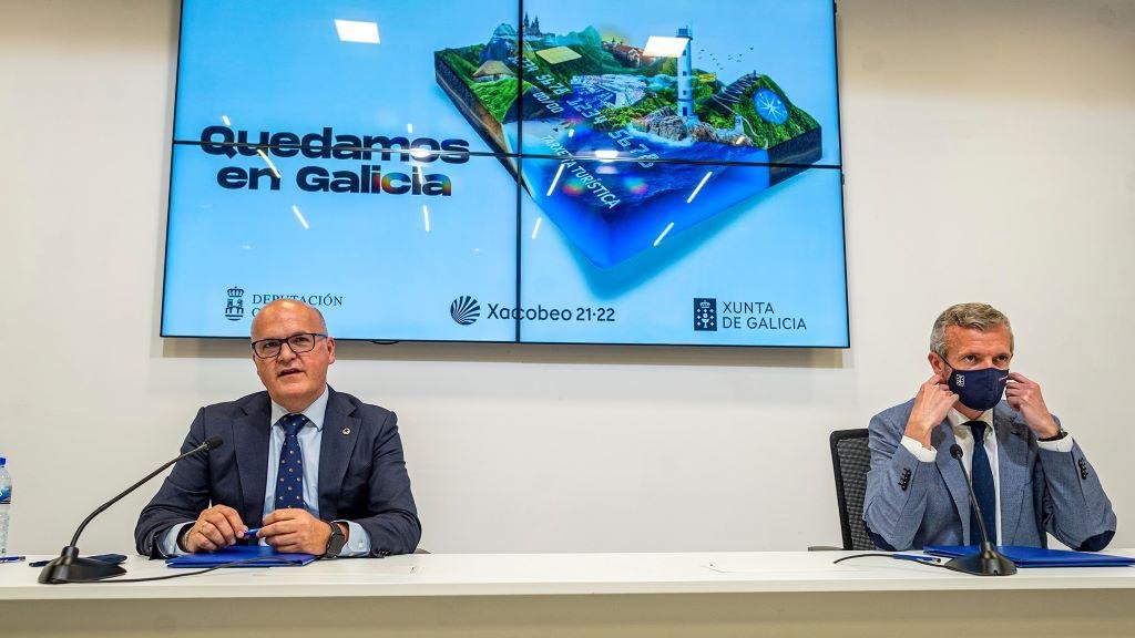 Manuel Baltar e Alfonso Rueda nunha rolda de prensa. (Foto: Alberto Paz / Deputación de Ourense)