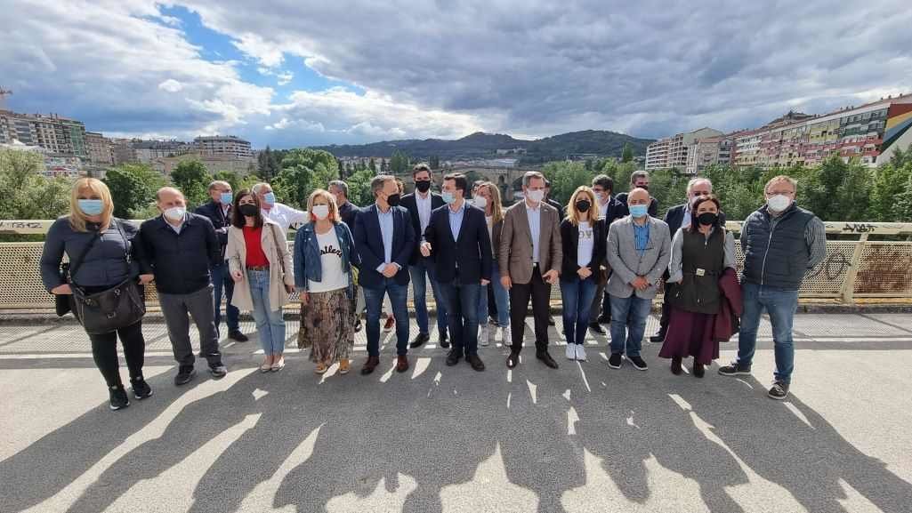 Fotografía de familia da executiva socialista en Ourense. (Foto: PSdeG)