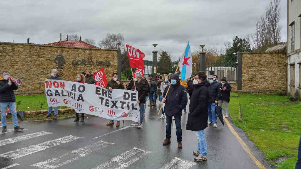 Mobilización na entrada das instalacións de Galicia Téxtil en Neda este pasado mes de xaneiro (Nós Diario)