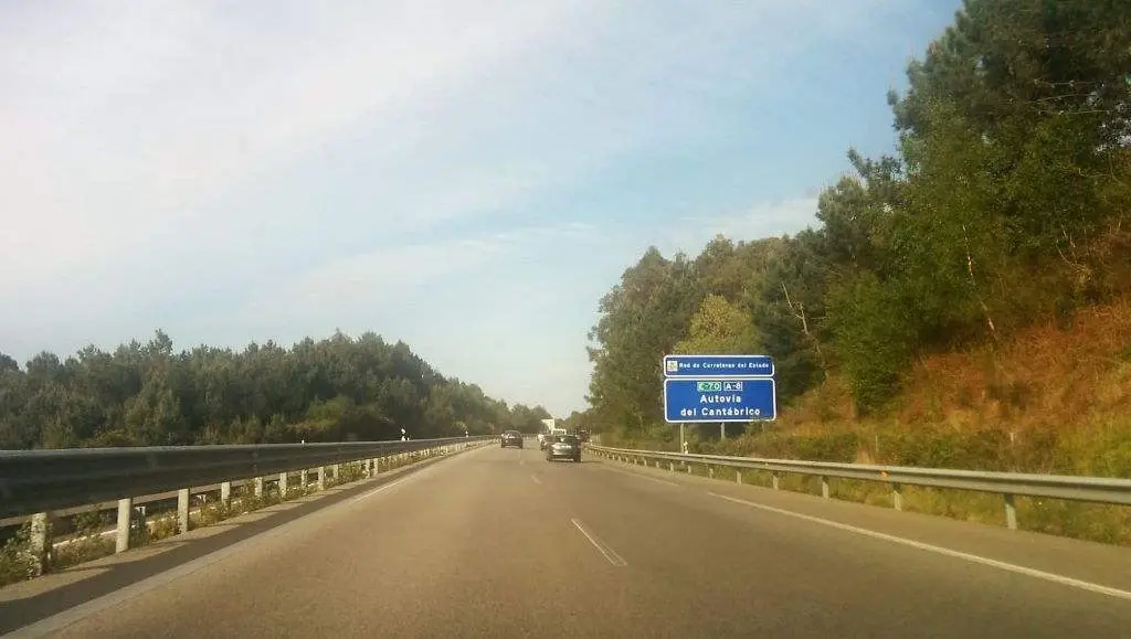 Percorrer a A8 at&eacute; Asturias, por exemplo, ter&aacute; un custe engadido. (Foto: Europa Press)