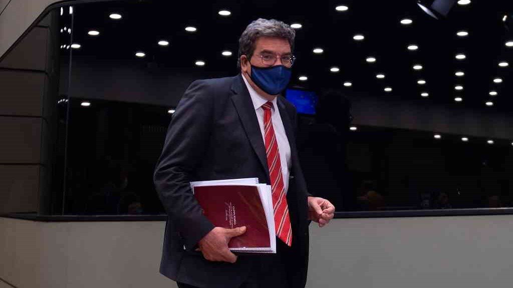 O ministro de Inclusión, Seguridade Social e Migracións, José Luis Escrivá, antes de participar nunha rolda de prensa. (Foto: Alberto Ortega / Europa Press).