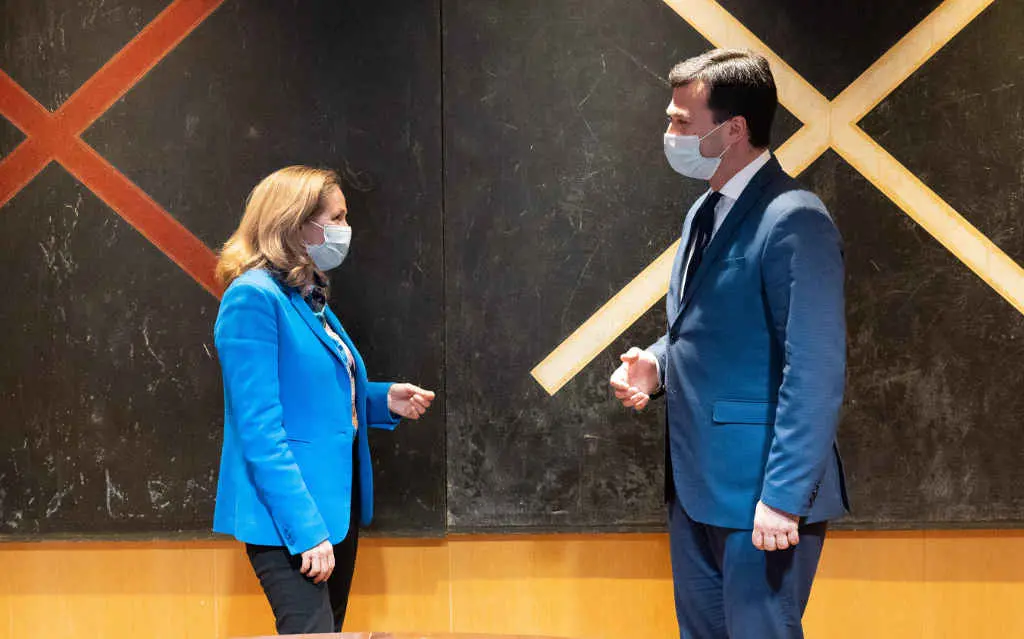 Nadia Calvi&ntilde;o e Gonzalo Caballero. onte en Madrid. (Foto: PSdeG)