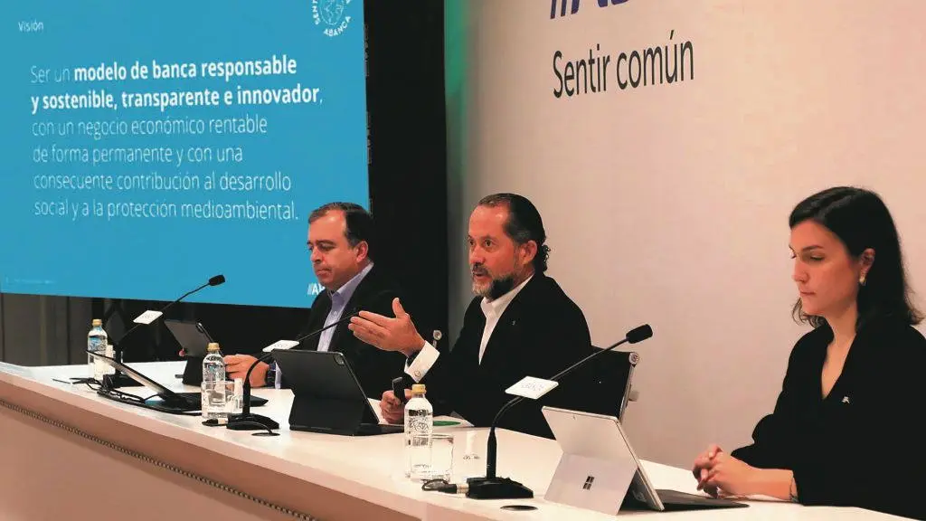 Un instante da presentaci&oacute;n. (Foto: Abanca)