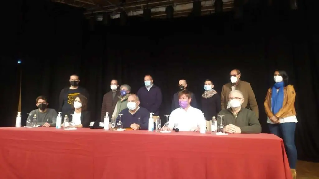 Rolda de prensa ofrecida pola Iniciativa Defende Meir&aacute;s (Foto: N&oacute;s Diario).