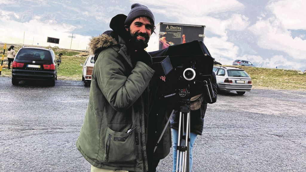 O director de cinema vigués Carlos Martínez-Peñalver nun momento da rodaxe de 'Á procura da Estrela'. (Foto: Omen)