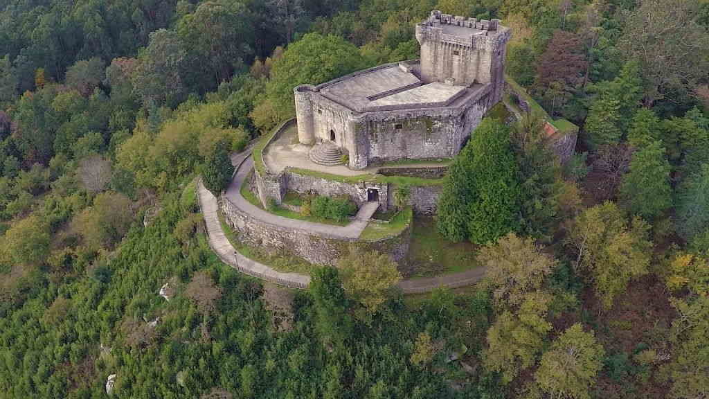 Vista aérea do Castelo de Sobroso. (Foto: Concello de Ponteareas)