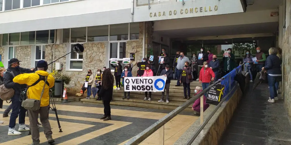 television holandesa e&oacute;licos veci&ntilde;os