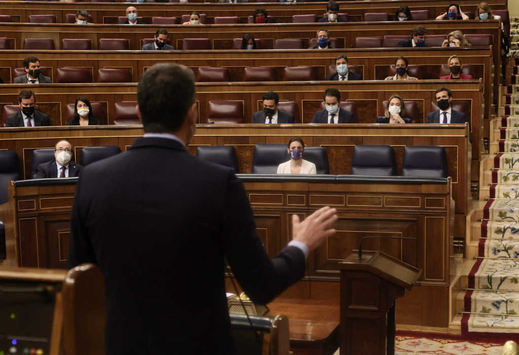 Pedro Sánchez durante a intervención na sesión de control ao Goberno do Estado de onte. (Foto: E. Parra. POOL / Europa Press)