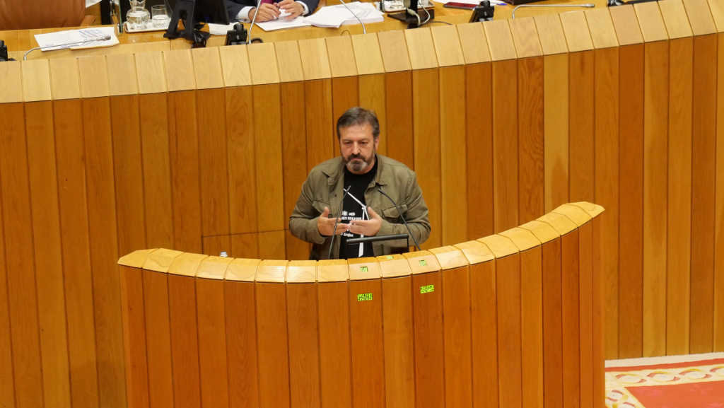 Luís Bara onte no Parlamento da Galiza. (Foto: Nós Diario)