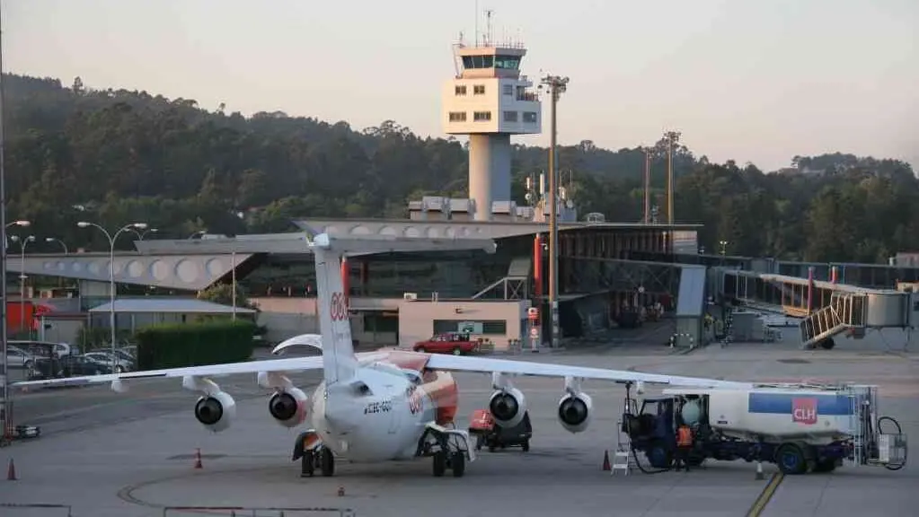 O aeroporto vigu&eacute;s de Peinador (Foto: Europa Press).