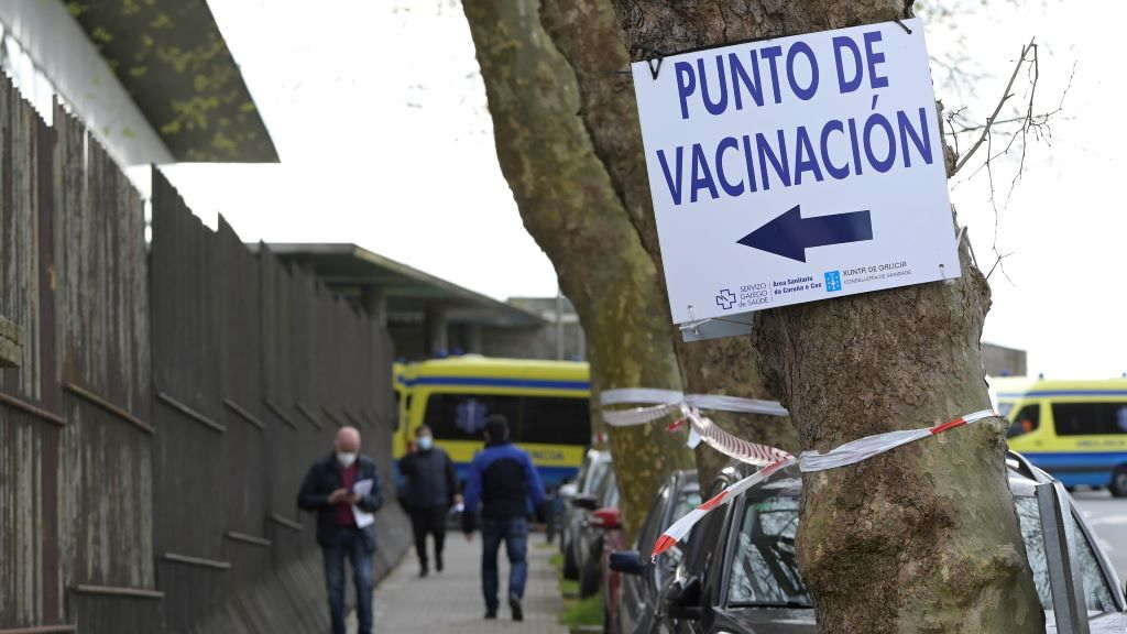 Punto de vacinación nun hospital da Coruña. (Foto: M. Dylan / Europa Press) #coronavirus #covid19 #vacina #vacinación #pandemia #mocidade #curso #instituto #sanidade #sergas
