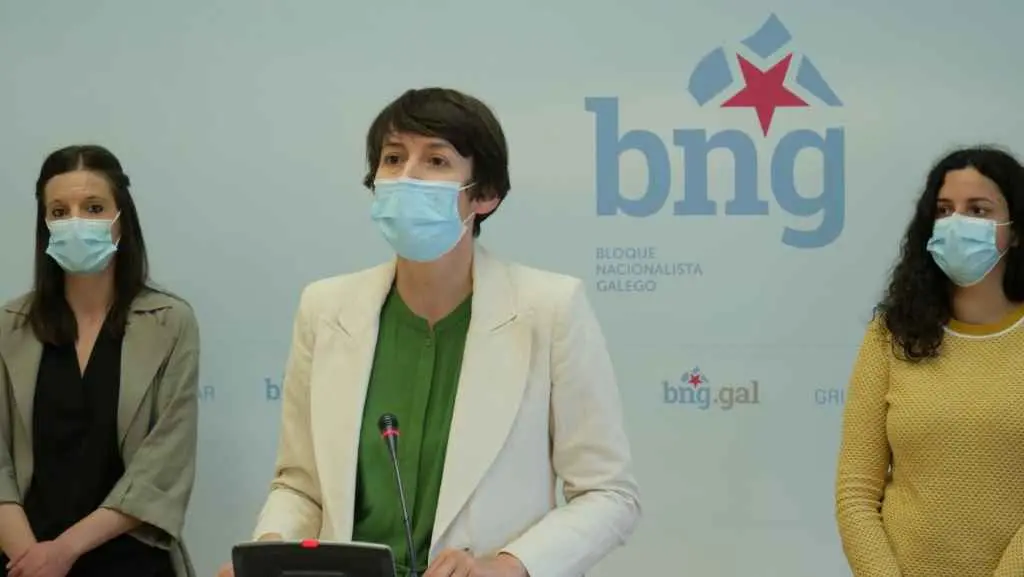 De esquerda a dereita, Olalla Rodil, Ana Pont&oacute;n e Noa Presas (Imaxe: N&oacute;s Diario)