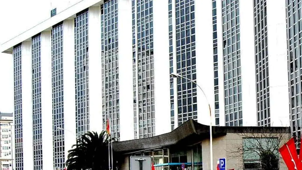 O edificio da Xunta na Coru&ntilde;a, nunha imaxe de arquivo. (Foto: CIG) #xunta #monelos #coru&ntilde;a #acoru&ntilde;a #edificioadministrativo #gromo #surto #brote #cig #coronavirus #transparencia #covid19