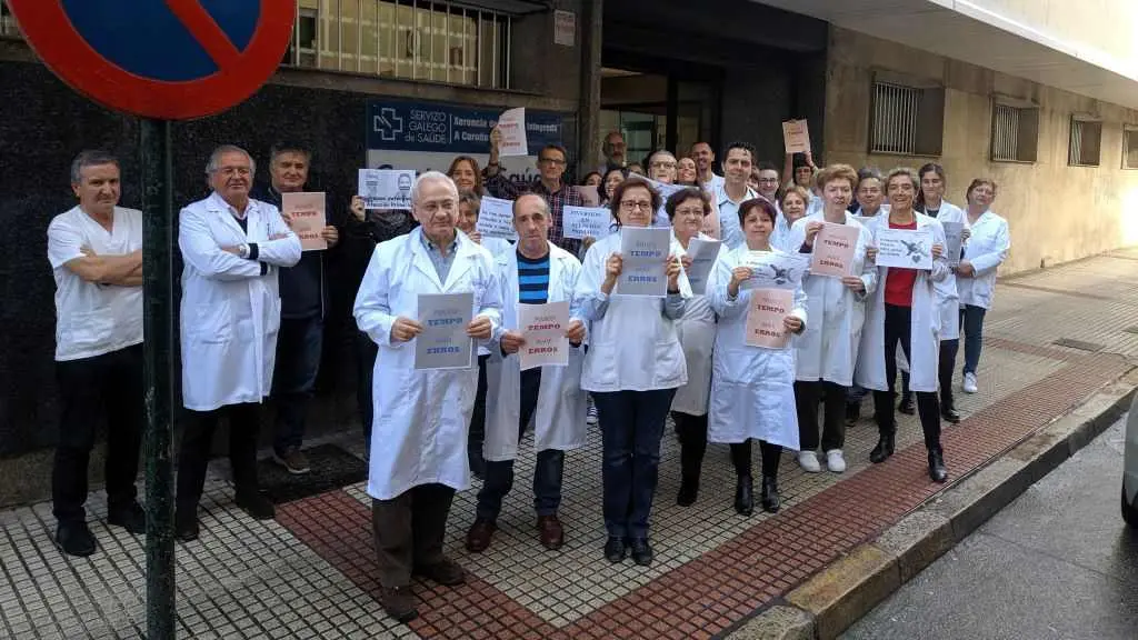 M&eacute;dicas protestan contra a situaci&oacute;n nunha imaxe de arquivo. (Foto: SOS Sanidade P&uacute;blica / Europa Press) #atenci&oacute;nprimaria #m&eacute;dicas #m&eacute;dicasdefamilia #m&eacute;dicos #m&eacute;dicosdecabeceira #centrodesa&uacute;de #sergas #ambulatorio #xunta #sanidade #sossanidadep&uacute;blica #pacientes #atenci&oacute;n #consulta