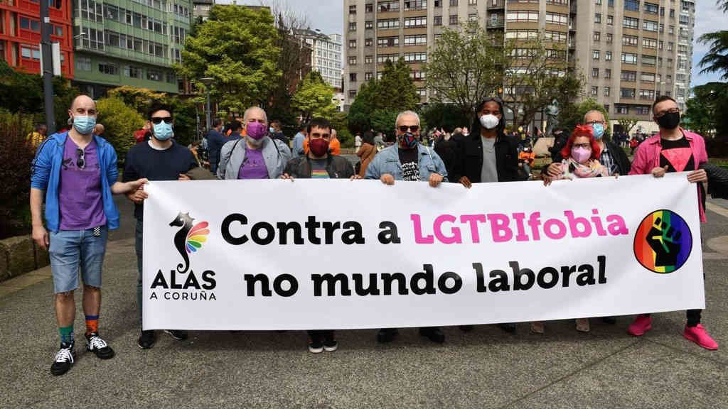 Membros da Asociación pola liberdade afectiva e sexual da Coruña o pasado 1 de maio de 2021 (Alas).