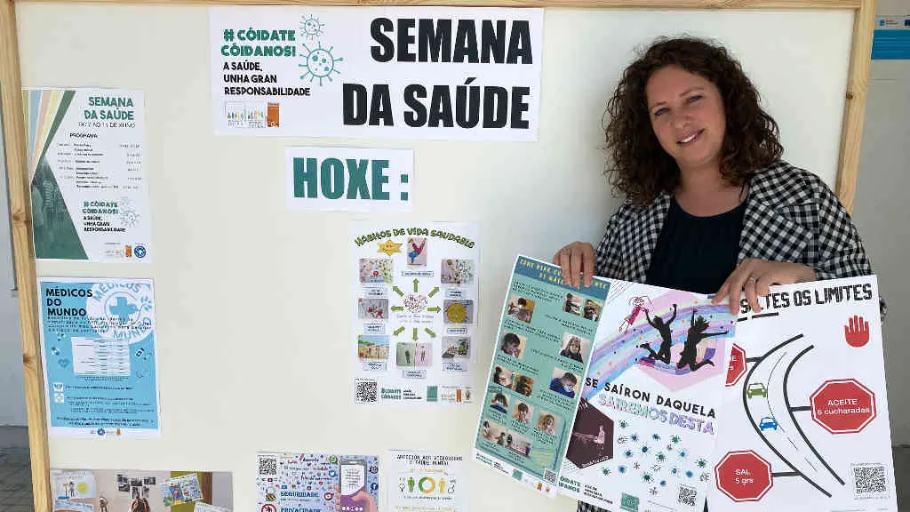 Alicia Nimo, respons&aacute;bel da biblioteca do centro, desde onde se coordina o proxecto (N&oacute;s Diario).