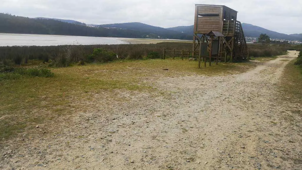 Unha imaxe do observatorio ornitol&oacute;xico no esteiro do Anll&oacute;ns. (Foto: Rede Galega Rural Vivo) #ruralvivo #e&ccedil;olica #e&oacute;licos #parquee&oacute;lico #anll&oacute;ns #pondal #esteiro #enerx&iacute;a
