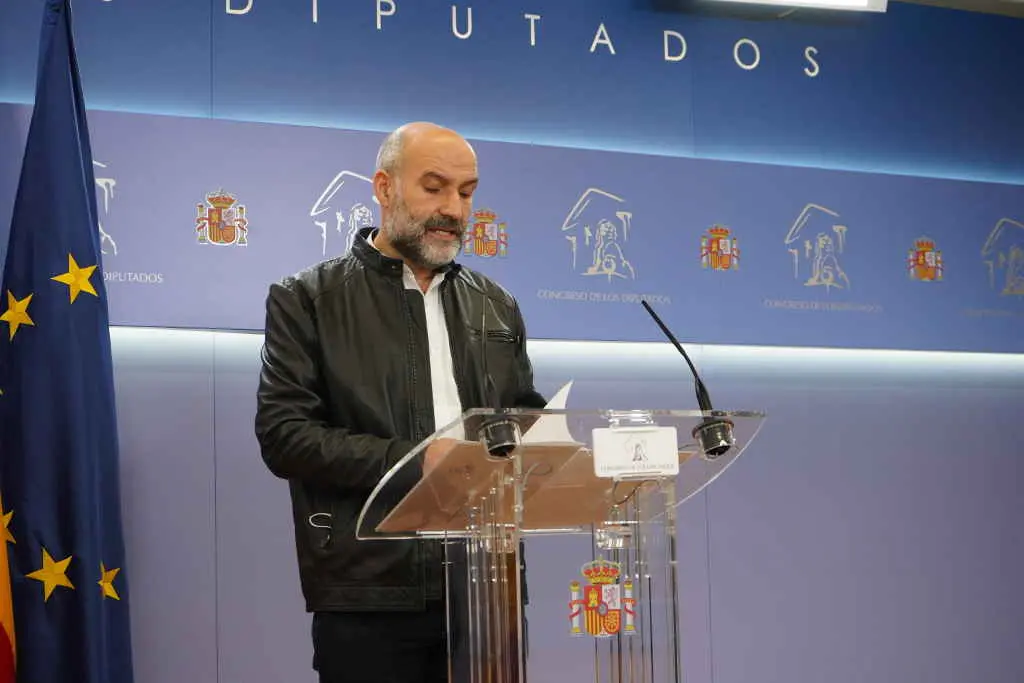 N&eacute;stor Rego, deputado do BNG, nunha rolda de prensa no Congreso.