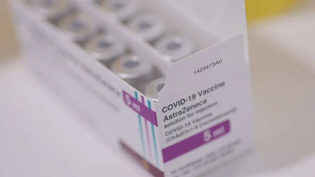 Unha caixa con viais da vacina nun espazo sanitario de Madrid. (Foto: Eduardo Parra / Europa Press) #astrazeneca #ue #vacina #vacinaci&oacute;n #xu&iacute;zo #doses