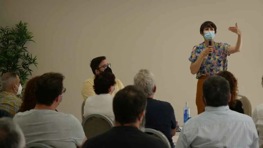 Ana Pont&oacute;n no encontro sobre industria en Vigo (Foto: N&oacute;s Diario)