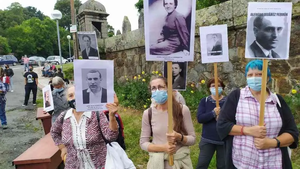Protesta e homenaxe a algunhas das v&iacute;timas. (Foto: Defende Meir&aacute;s) #defendemeir&aacute;s #memoriahist&oacute;rica #franquismo #meir&aacute;s #represi&oacute;n #v&iacute;timas