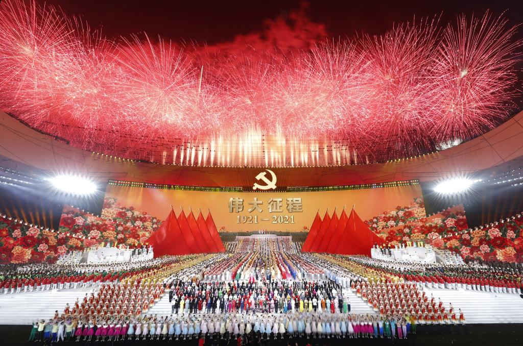 Final do espectáculo que decorreu a segunda feira no Estadio Nacional de Beijing. (Foto: Xinhua / Huang Jingwen)